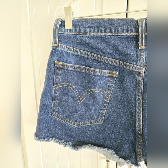 LEVI'S 501 Dark Wash Cut-Off High Rise Jean Shorts size 30 - Picture 9 of 12